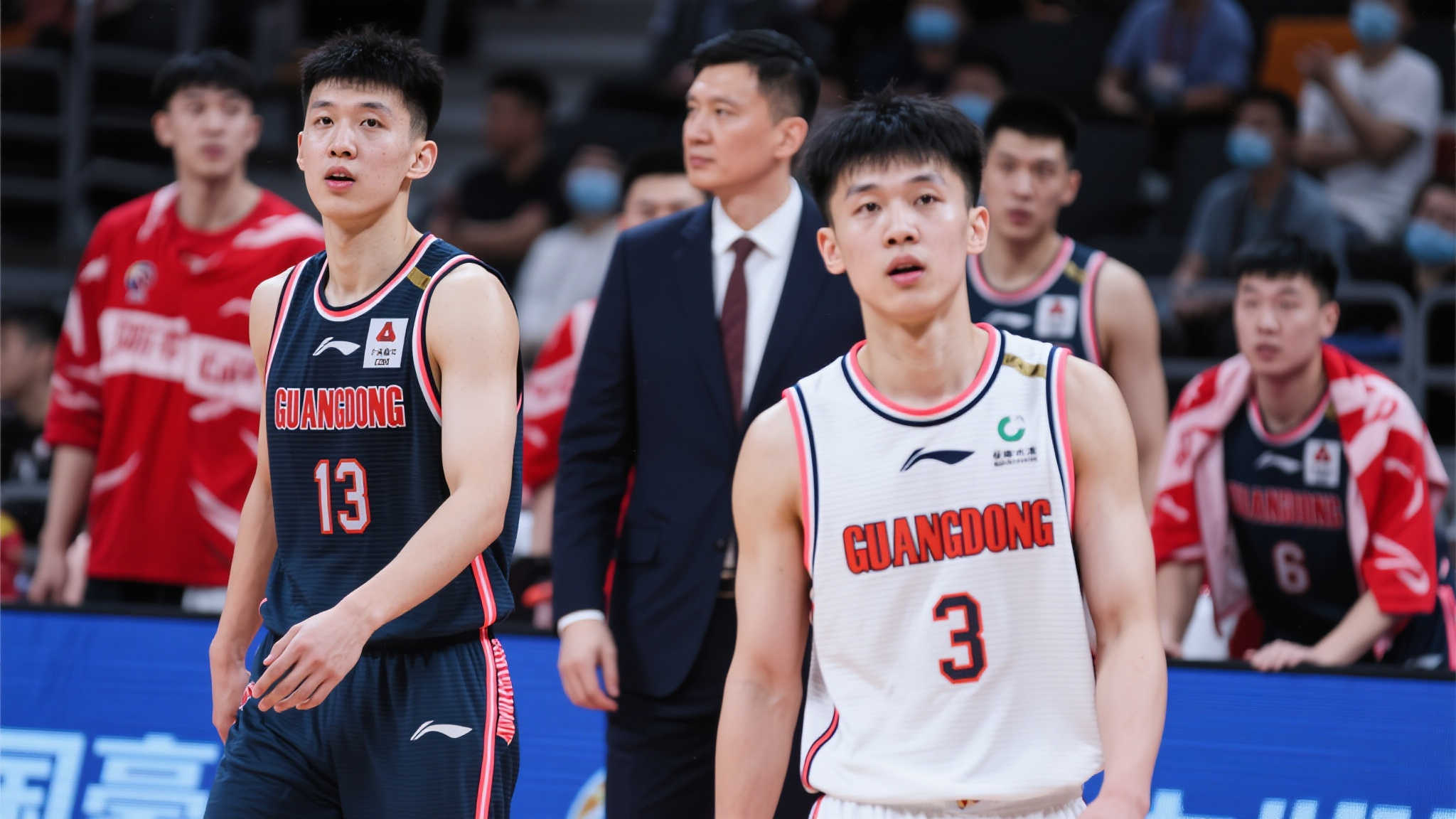 近年来，广东男篮的阵容调整一直备受关注。随着国内篮